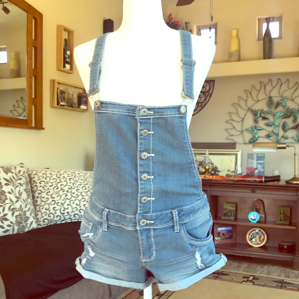 🔹Almost Famous Short Jumpsuit Jeans